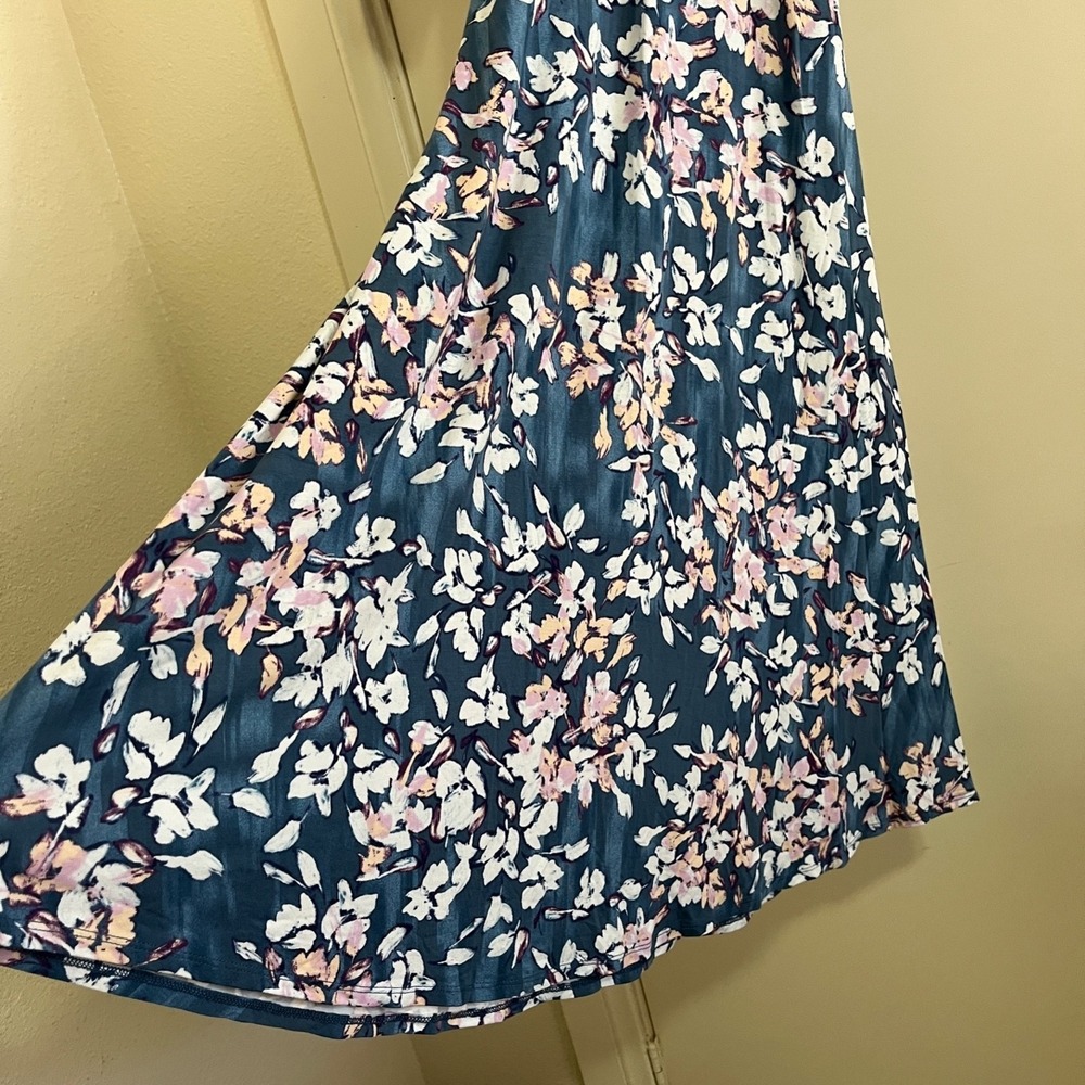 Matty M Floral V‎ Neck Maxi Dress Medium Boho Cottage Garden Feminine Romantic